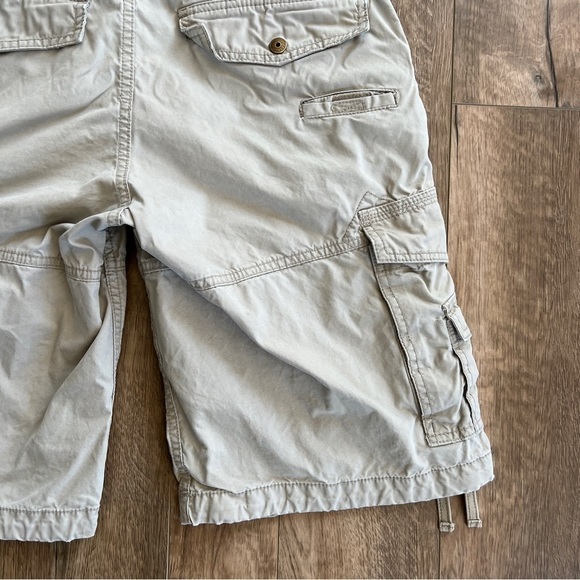 Old Navy Y2K Mid Rise Khaki Loose Baggy Cargo Shorts - Picture 9 of 12